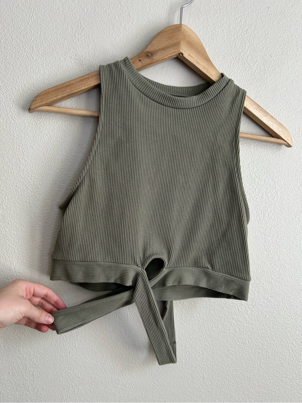 Poof New York Ribbed Olive Green Stretchy Crisscross Front Crop Tank Top Sz M/L